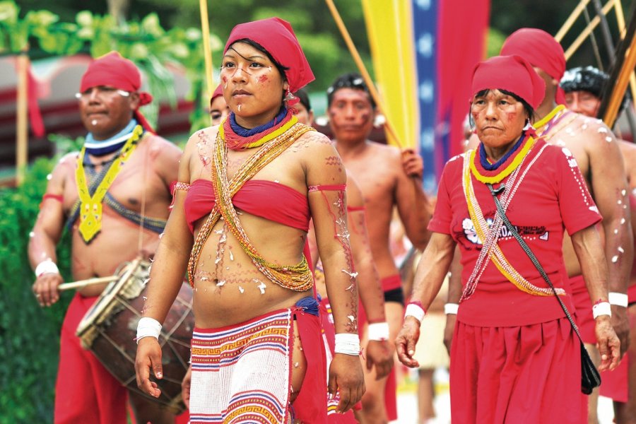 Parade des populations autochtones lors de la fête de l'Indépendance. Elyxandro Cegarra Gomez