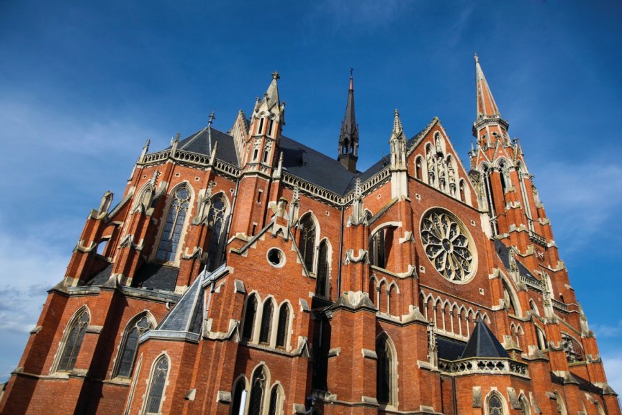 Cathédrale de Saint Pierre et de Saint Paul, Osijek. GoodLifeStudio - iStockphoto