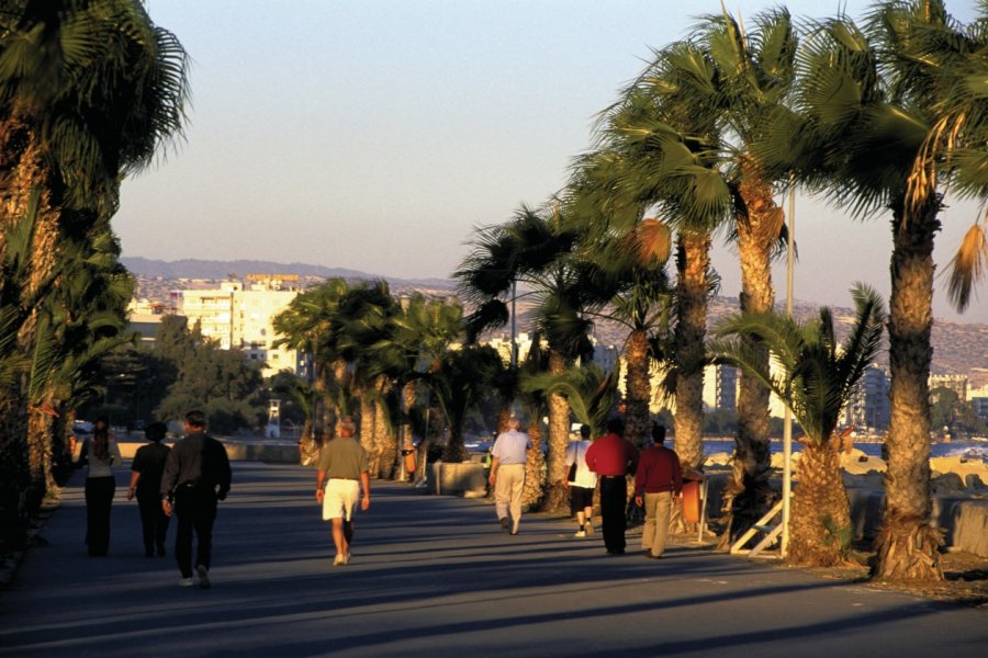 Promenade du front de mer. Tom Pepeira- Iconotec