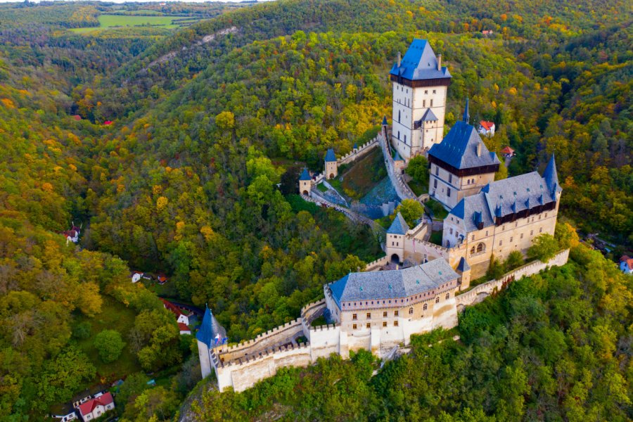 Le château de Karlstejn. Iakov Filimonov- shutterstock.com