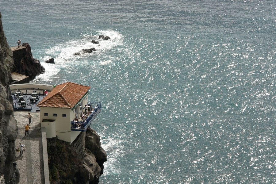 Vue panoramique sur Ponta do Sol depuis la terrasse de la Quinta da Rochinha. Sébastien Cailleux
