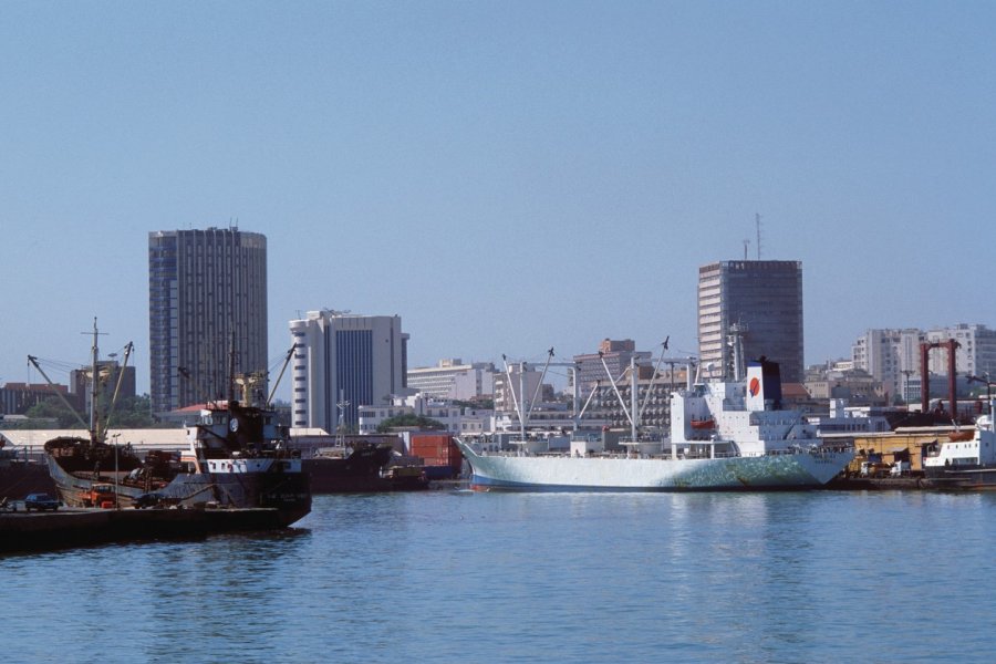 Port maritime de Dakar. Author's Image