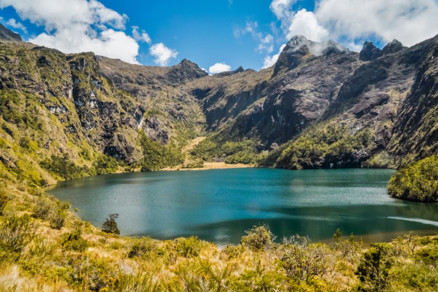 Mount Wilhelm. Michal Knitl - Shutterstock.com