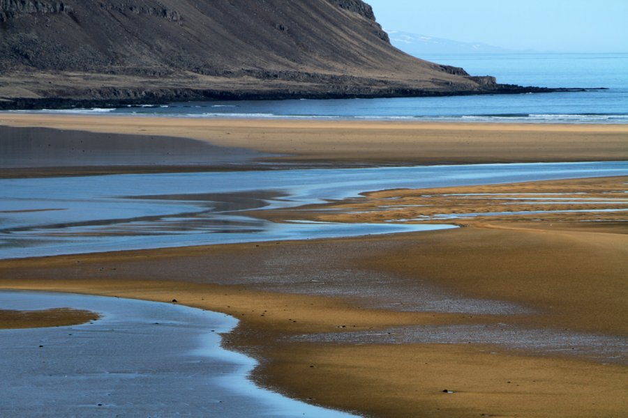 Les grandes étendues de sables rouge orangé de Rauðasandur. Stéphan SZEREMETA