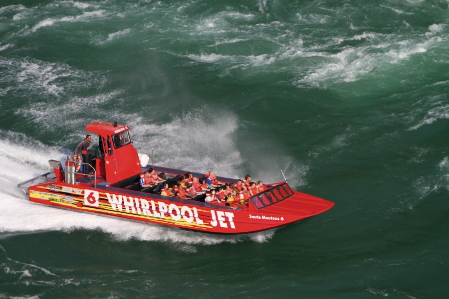 Whirlpool jet, bateau rapide traversant les tourbillons en aval de la rivière. Stéphan SZEREMETA