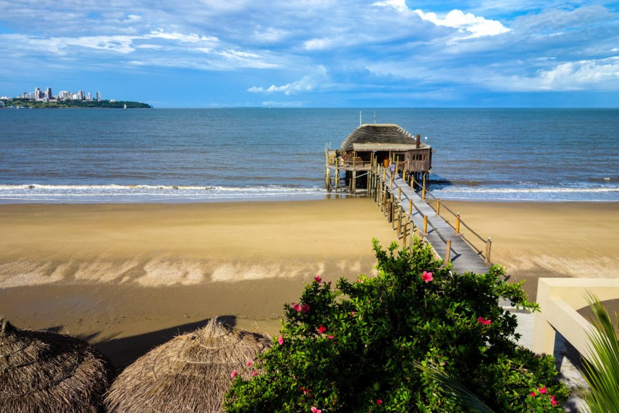 Plage de Catembe. catcha - Fotolia