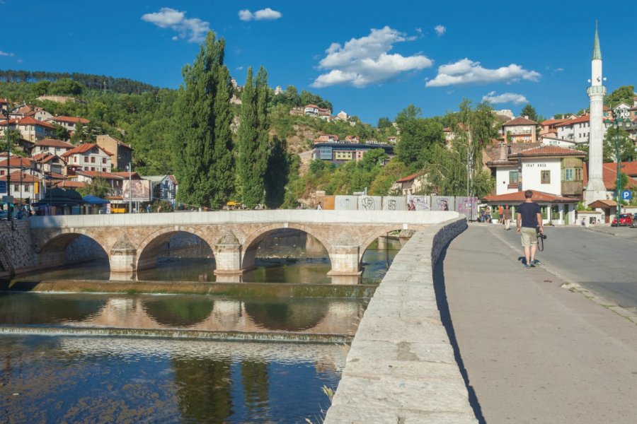 Sarajevo, pont sur la rivière Miljacka. Paulprescott72 - iStockphoto