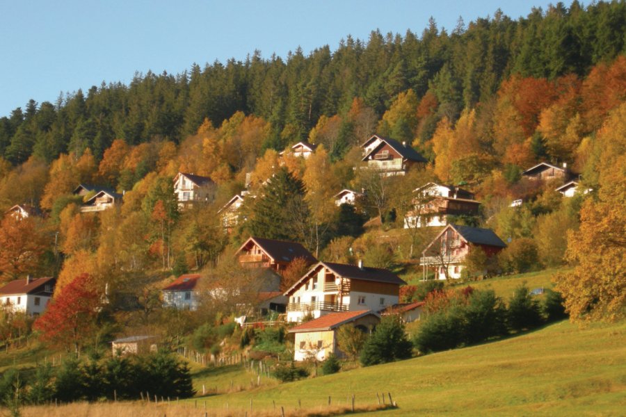 Chalets dans les Vosges Arnaud JORON - Fotolia