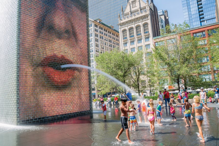 Crown Fountain de Jaume Plensa, Millennium Park. Gargolas - iStockPhoto.com