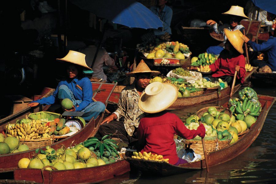 Damnoen Saduak Floating Market, le plus grand marché flottant de Thaïlande. Cali - Iconotec