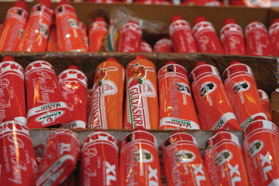 Le paprika sous toutes ses formes se retrouve sur tous les marchés. Stéphan SZEREMETA
