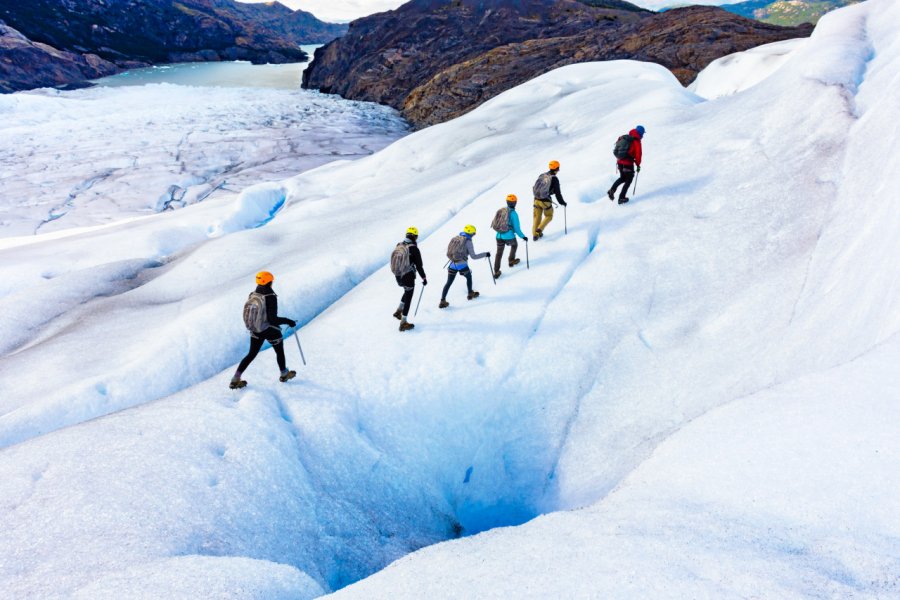 Marche sur le Grey Glacier. D. Joseph Meyer - Shutterstock.Com