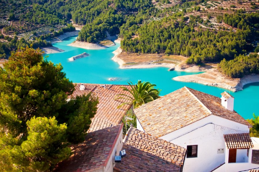 Vue sur le lac de Guadalest. Veronika Galkina - Shutterstock.com