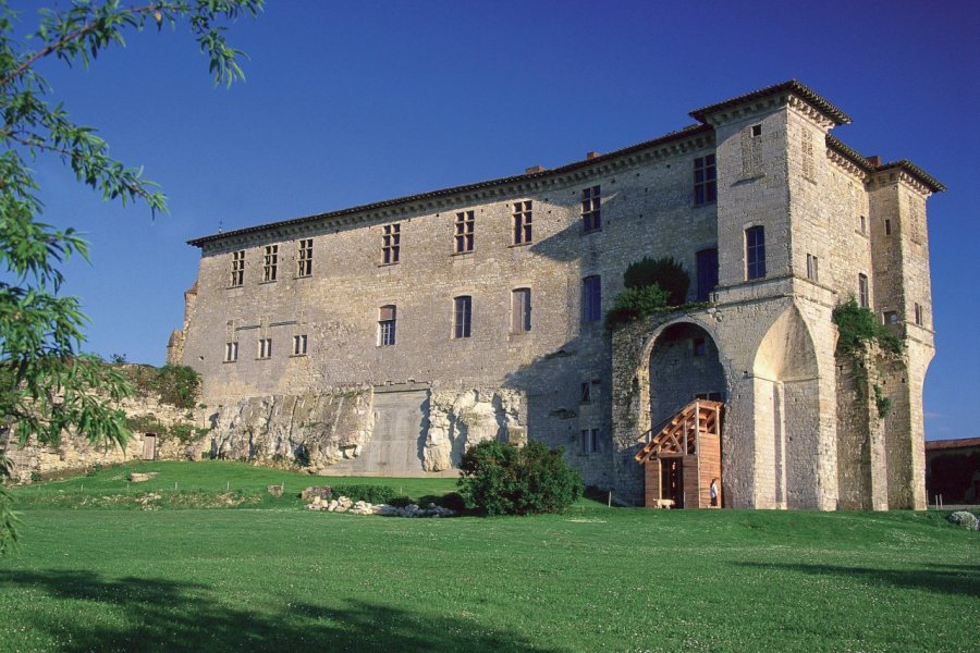 Le château de Lavardens PHOVOIR