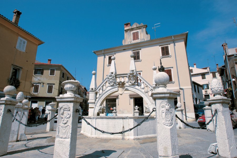 Fontaine Da Ponte. Tourist Organization Koper / Sergio Gobbo