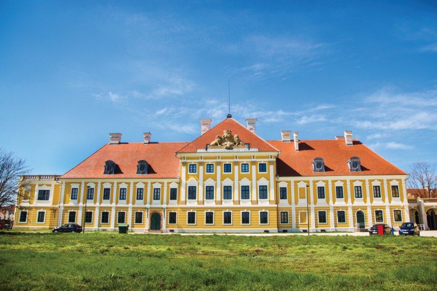 Eltz Manor à Vukovar GoodLifeStudio