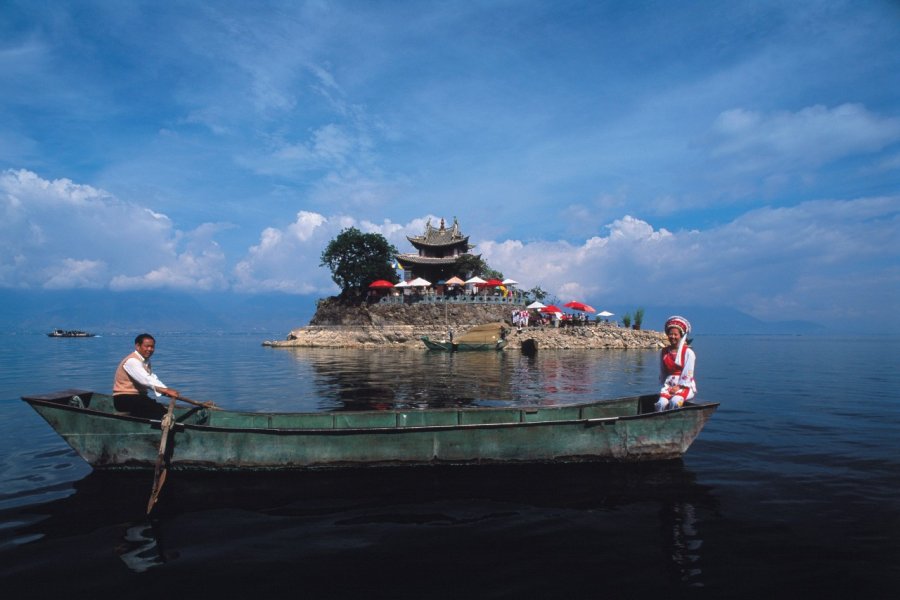 Temple dédié à la déesse Guanyin à Xiaoputuo Dao une petite île du lac Erhai. (© Author's Image))