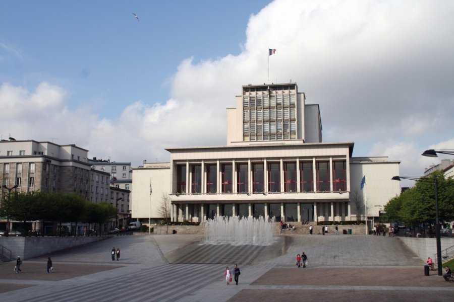 Hôtel de ville de Brest, sur la place de la Liberté Stéphan SZEREMETA