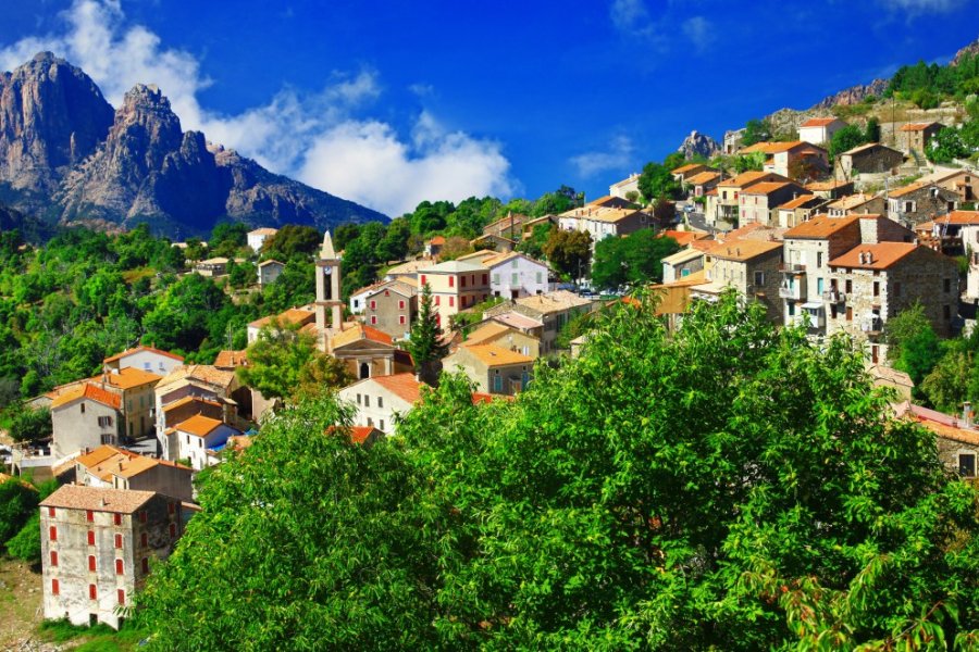 Vue sur la ville d'Evisa. leoks - Shutterstock.com