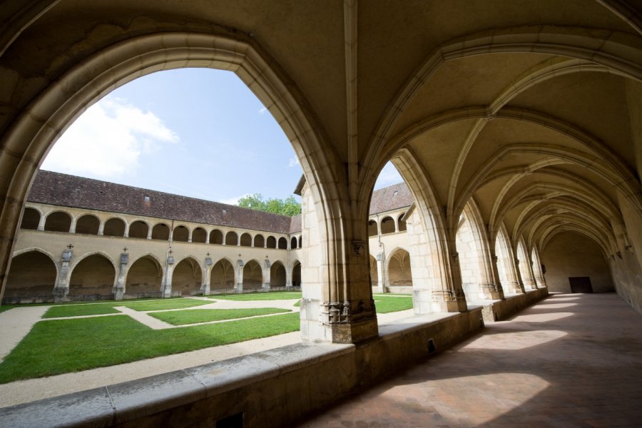 Cloître du monastère de Bourg-en-Bresse. Claudio Giovanni Colombo - Shutterstock.com