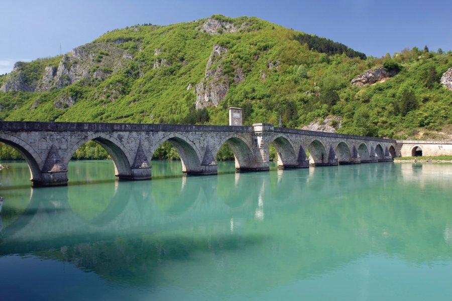 Pont Mehmed Pacha Sokolović, à Višegrad. Pavlemarjanovic - iStockphoto