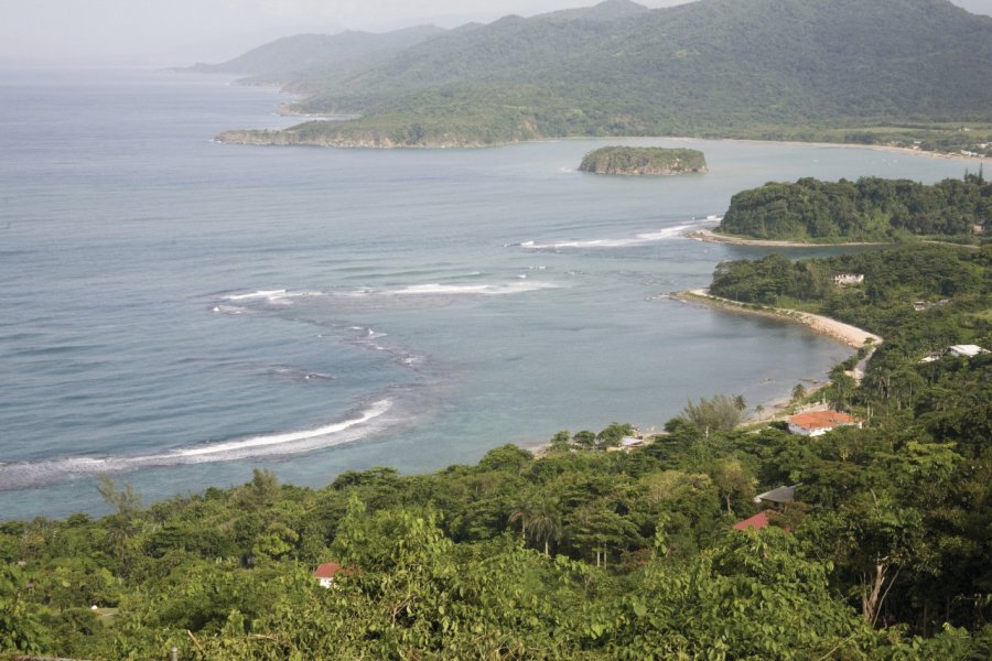 Vue sur Firefly et Port Maria (au fond). Jamaica Tourist Board