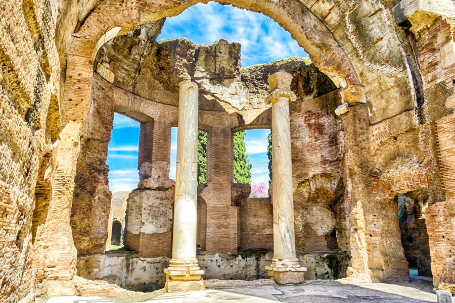 Les Bains, Villa Adriana. Marco Rubino - Shutterstock.com