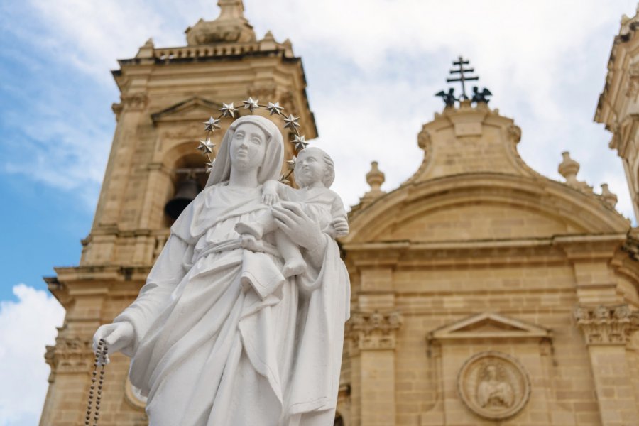 Statue de la Vierge Marie à Xaghra. Stephen Barnes - iStockphoto.com