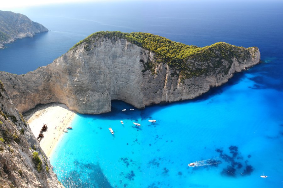 Plage de Navagio. Samot - Shutterstock.com