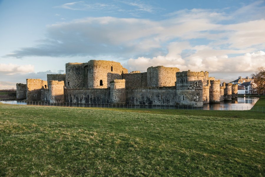 Le château et ses douves wcjohnston