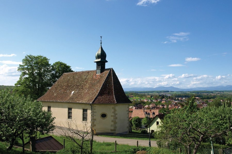 Village d'Hirtzbach avec en fond les Vosges. Vianney MULLER