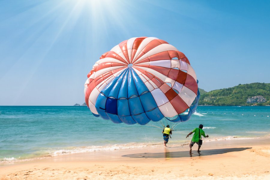 Sur la plage de Patong. View Apart - Shutterstock.com