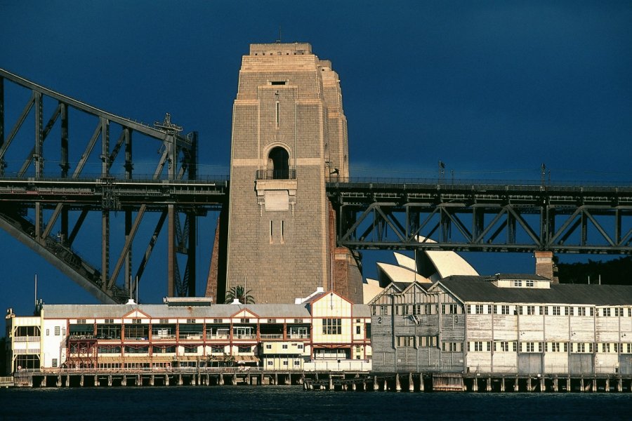 Harbour Bridge. (© Henri Conodul - Iconotec))