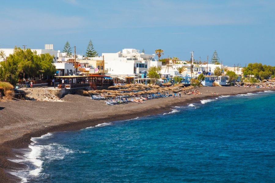 Plage de Kamari. Ian woolcock - Shutterstock.com