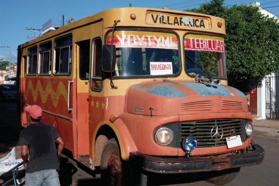 Bus reliant Paraguarí - Villarica avec quelques escales. Nicolas LHULLIER
