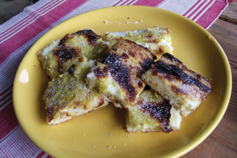 Pâtisserie à base de farine, d'oeufs et de sucre, cuite au feu de bois. Stéphan SZEREMETA