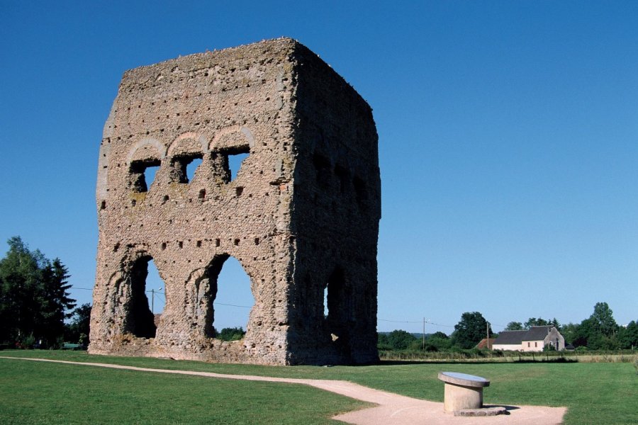 Le temple de Janus, à Autun PHOVOIR