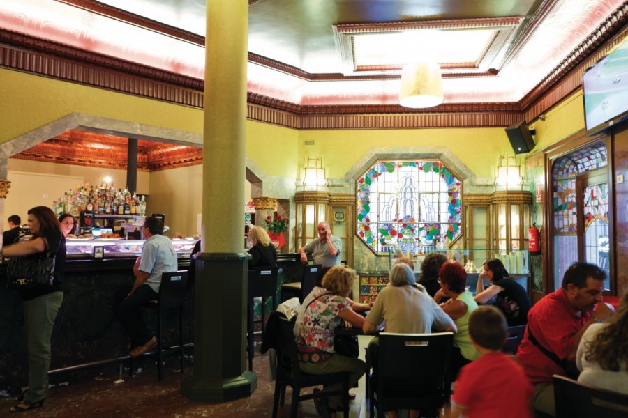 Cafe Boulevard, le plus ancien café de Bilbao de type Art-déco a ouvert ses portes en 1871. Philippe GUERSAN - Author's Image