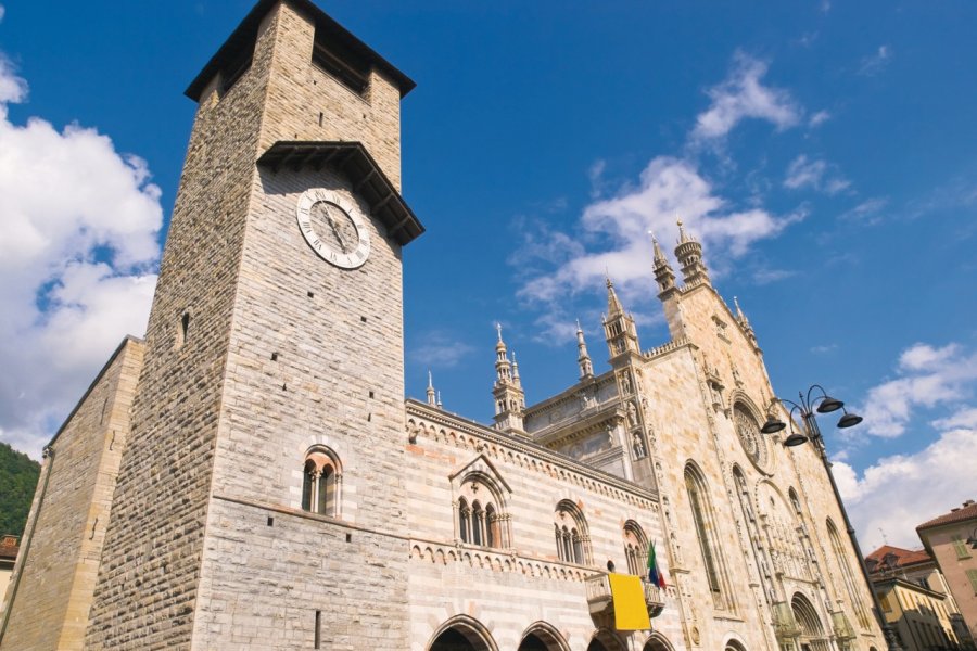 Broletto, Duomo et Torre del Comune. helovi - iStockphoto.com