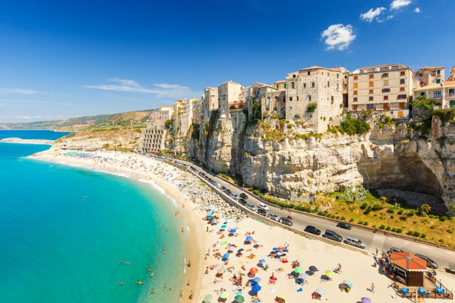 Le village médiéval de Scilla. Viliam.M - Shutterstock.com