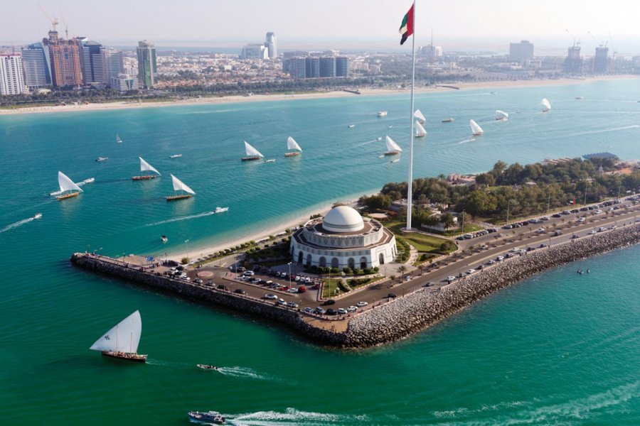 La Corniche. Abu Dhabi Tourism Authority