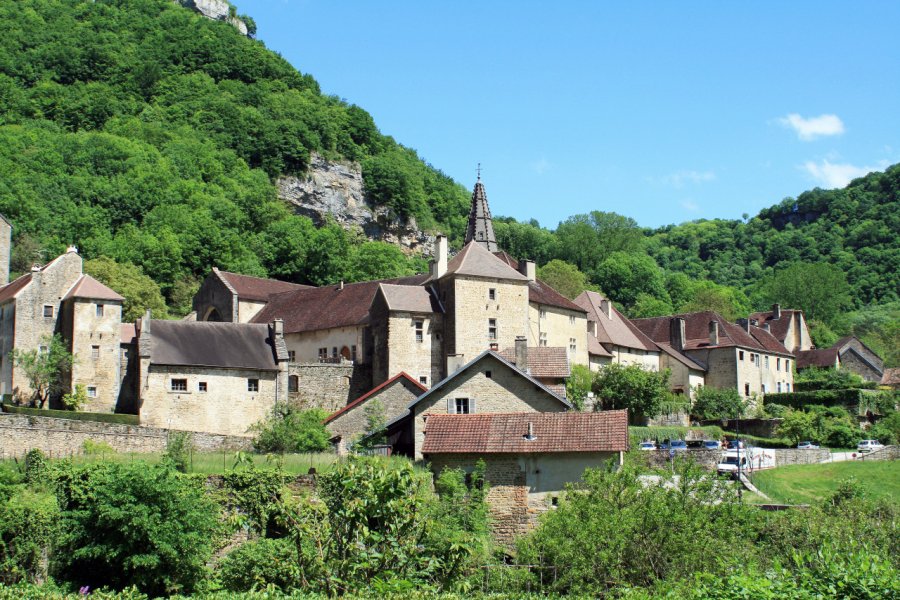 Le village de Baume-les-Messieurs. ISO-68 - stock.adobe.com