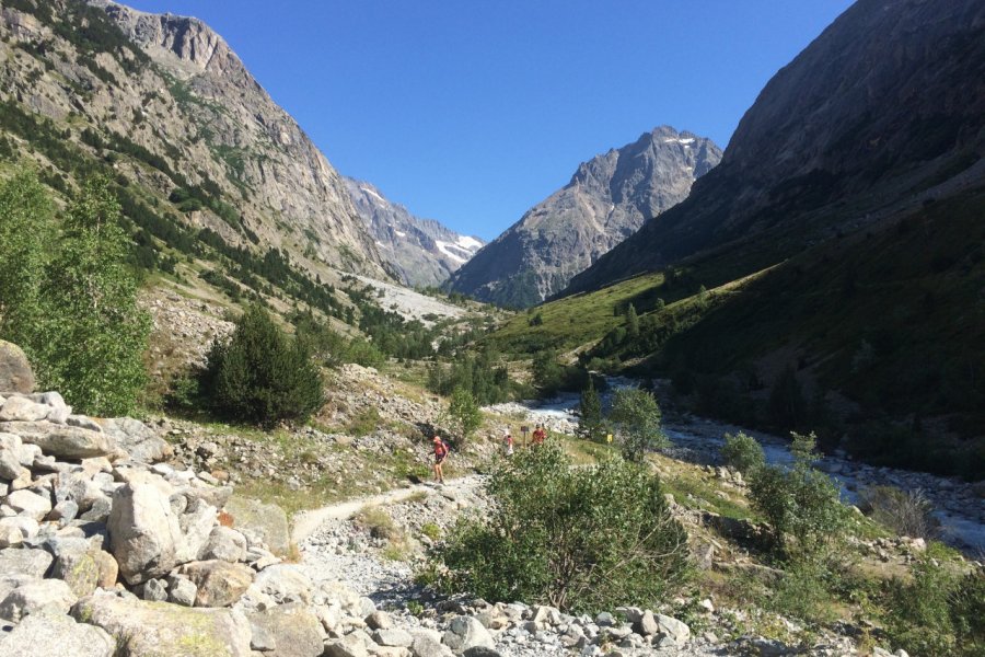 La Bérarde, lieu prisé pour la randonnée. Isère Tourisme