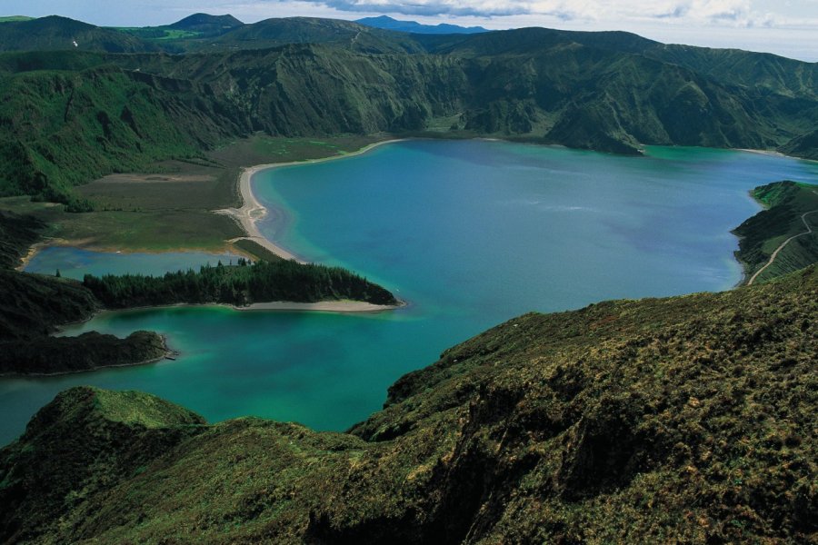 Lagoa do Fogo. Hugo Canabi - Iconotec