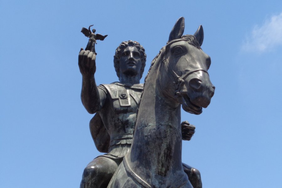 Statue d'Alexandre le Grand à Alexandrie. Raymond Albert - Shutterstock.com