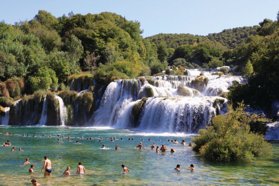 Baignade dans le parc national de Krka. TheShihan - iStockphoto