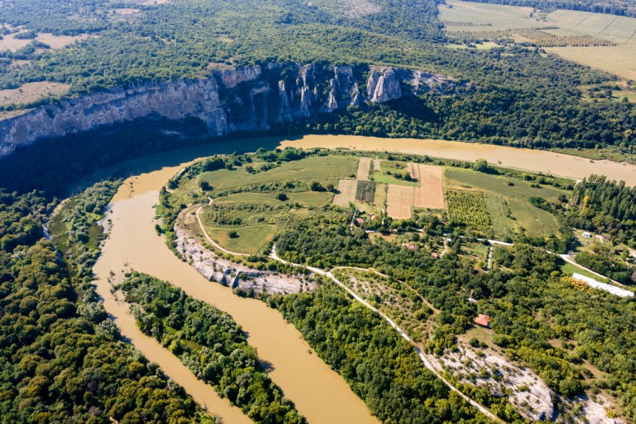 Vue aérienne du fleuve Iskar. stoyanh - Shutterstock.com