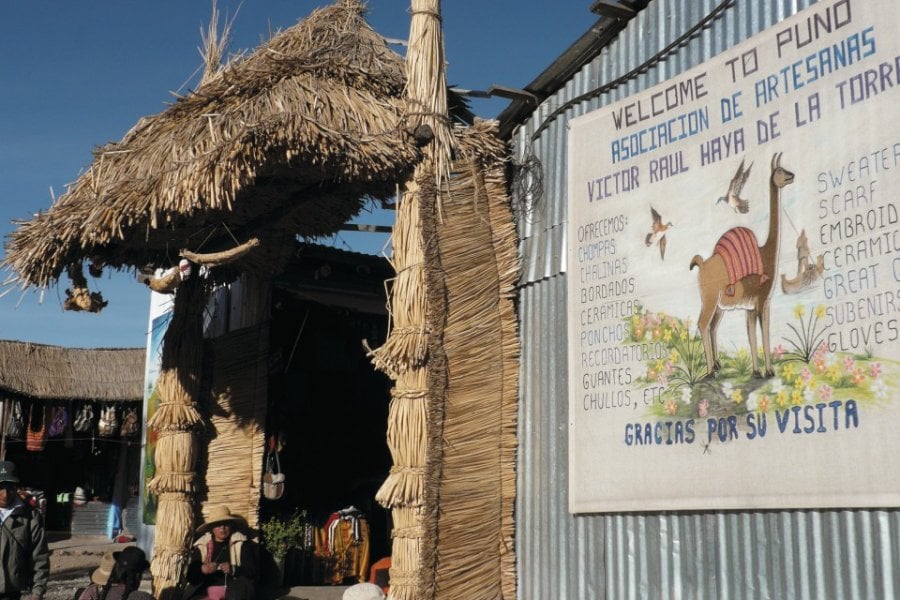 Marché artisanal de Puno. (© Stéphan SZEREMETA))