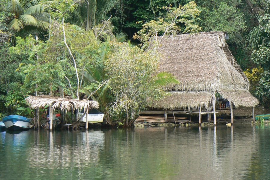 Habitations du Rio Dulce. Flipper75 - Fotolia