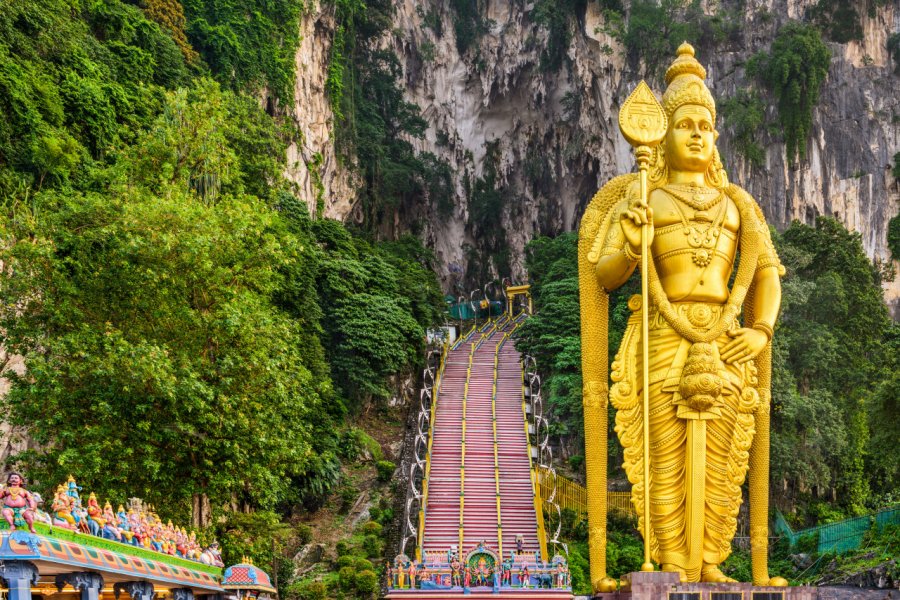 Statue des Batu Caves et entrée près de Kuala Lumpur. ESB Professional - Shutterstock.com